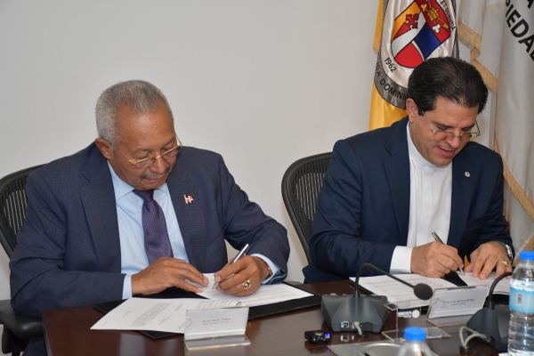 ONAPI y PUCMM sede Santiago firman convenio interinstitucional para la implementación de un CATI-Periférico