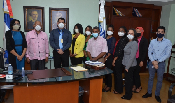 Director General de ONAPI firma Código de Pautas Éticas