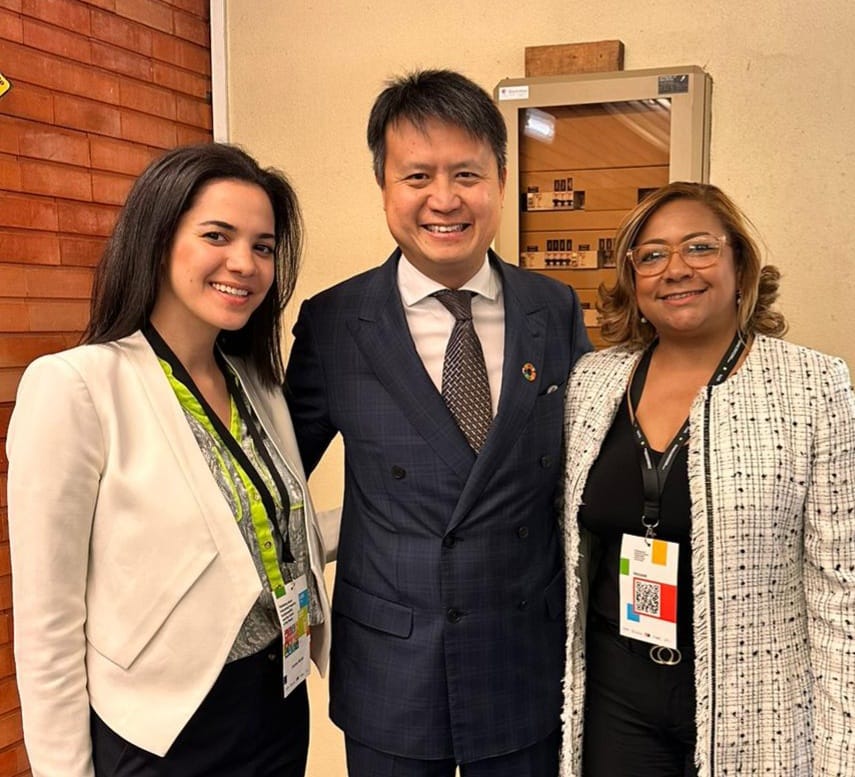 Ivonne Nicole Jacobo, Consejera de la Misión Permanente de la Rep.Dom. ante los Organismos Internacionales de las Naciones Unidas, Daren Tang, Director General de la Organización Mundial de la Propiedad Intelectual y Lidia Mejía, Enc. Interina del Dpto. de Relaciones Internacionales e Interinstitucionales de la ONAPI